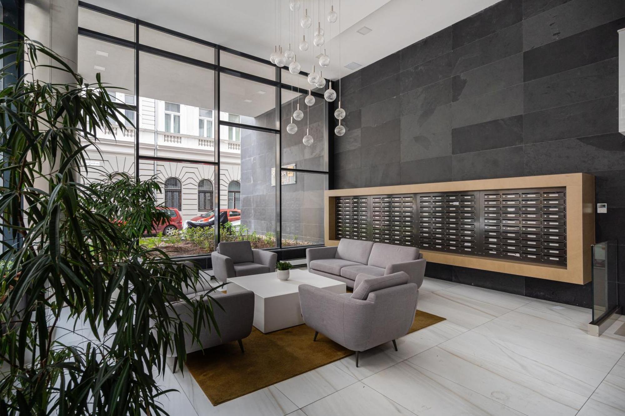 Blooming Budapest Apartment With Free Underground Parking מראה חיצוני תמונה